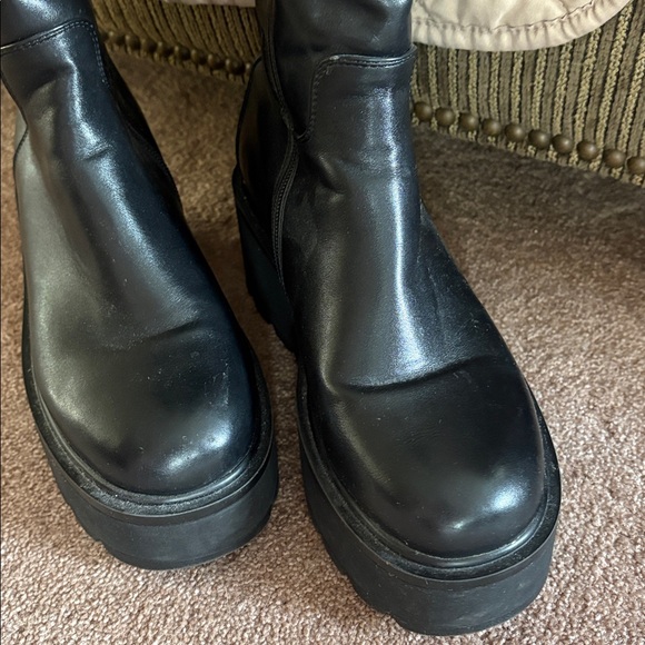 Tall black boots euro size 39 or US 8 VGUC - Picture 3 of 5